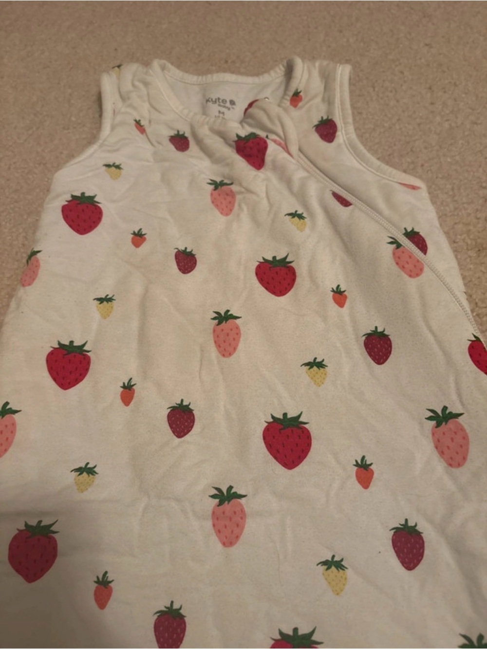 Kyte BABY  Strawberry TOG 1.0 Medium